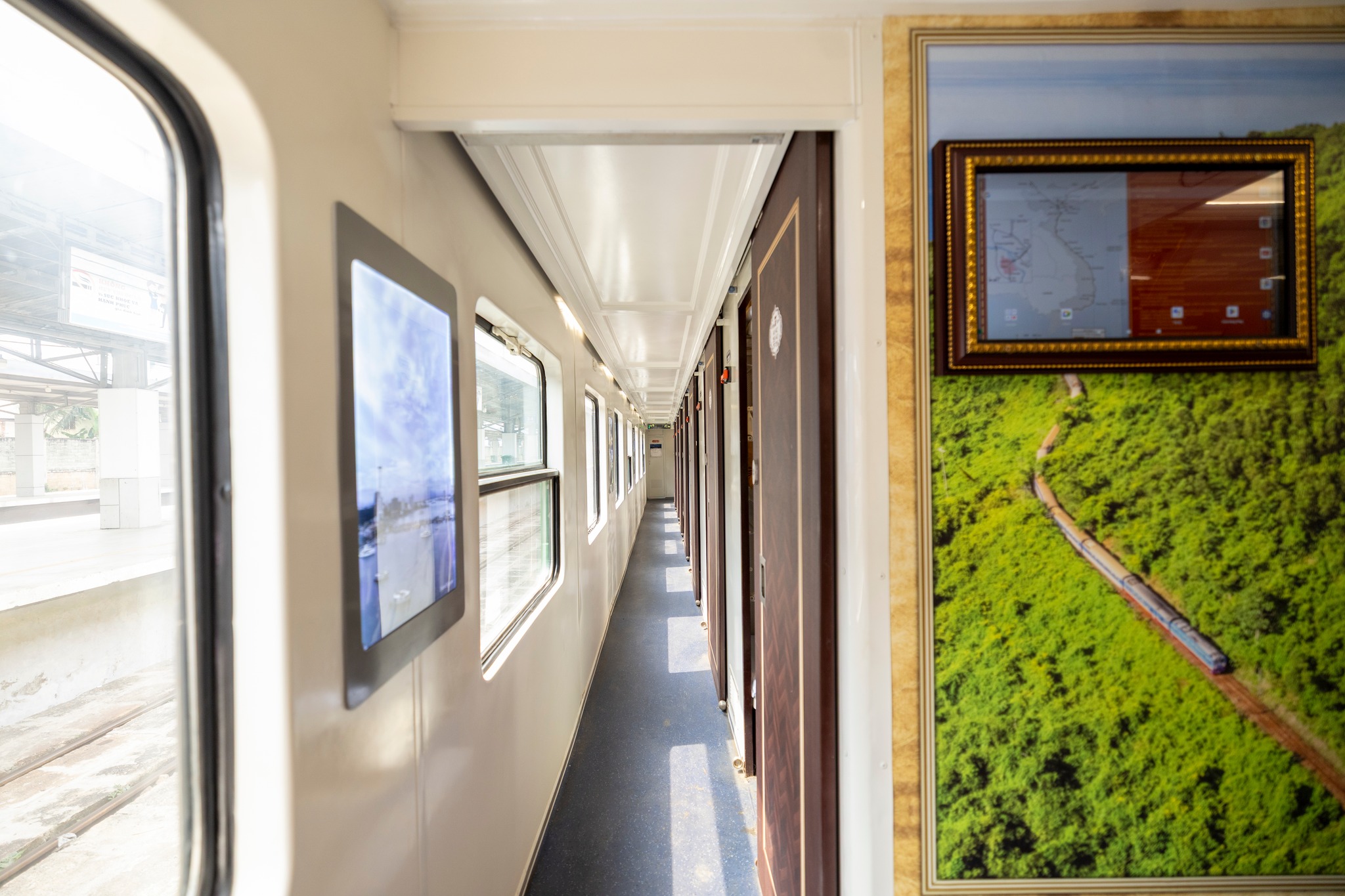 Chuyến tàu mới nhất của đường sắt Việt Nam: Mới chạy được 1 ngày, không gian trên tàu gây chú ý - Ảnh 10.