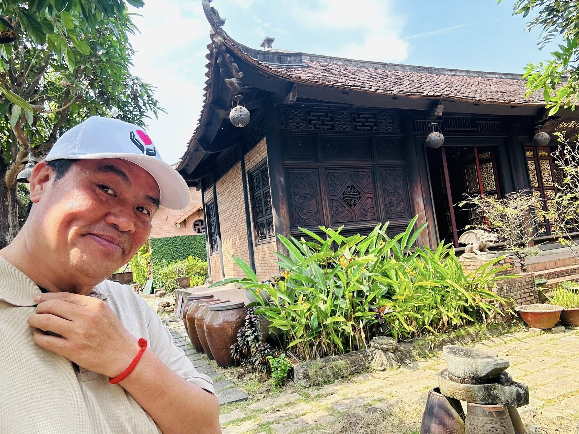 Nam nghệ sĩ phải dọn khỏi nh&agrave; cổ trăm tỷ: &ldquo;T&acirc;m l&yacute; t&ocirc;i ngổn ngang, bất thường&rdquo; - Ảnh 1.