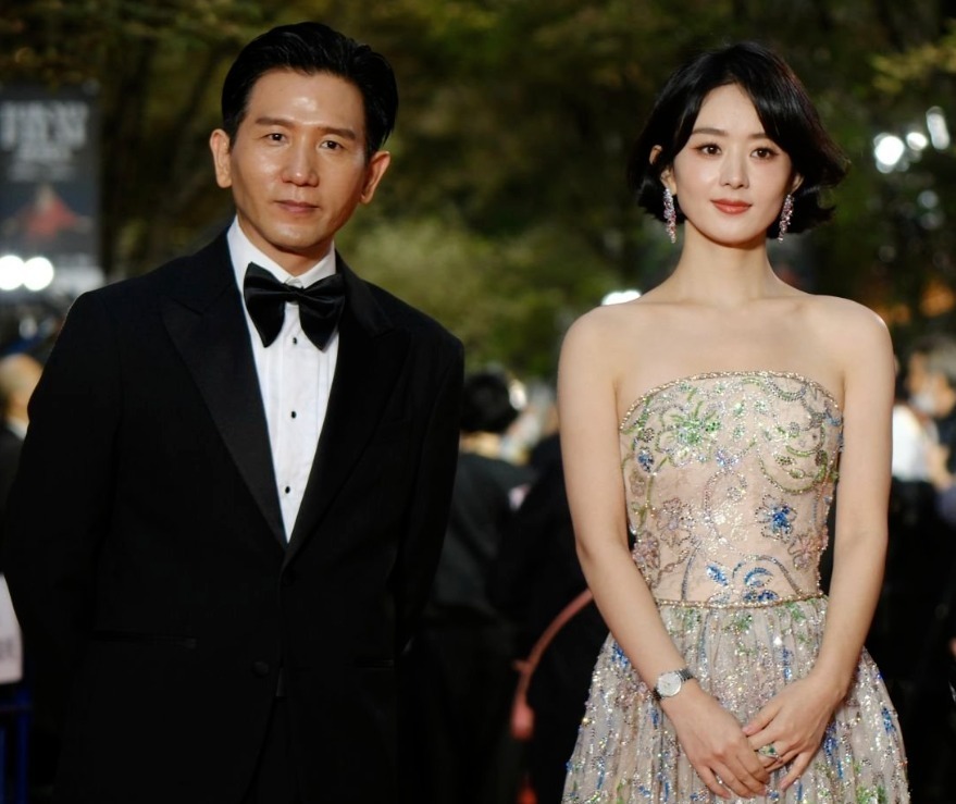 Triệu Lệ Dĩnh tháo chạy khỏi người tình có gia cảnh tù tội gây sốc, nhà trai liền tung đòn "trả đũa" - Ảnh 1. Triệu Lệ Dĩnh tháo chạy khỏi người tình có gia cảnh tù tội gây sốc, nhà trai liền tung đòn "trả đũa" - Ảnh 1.