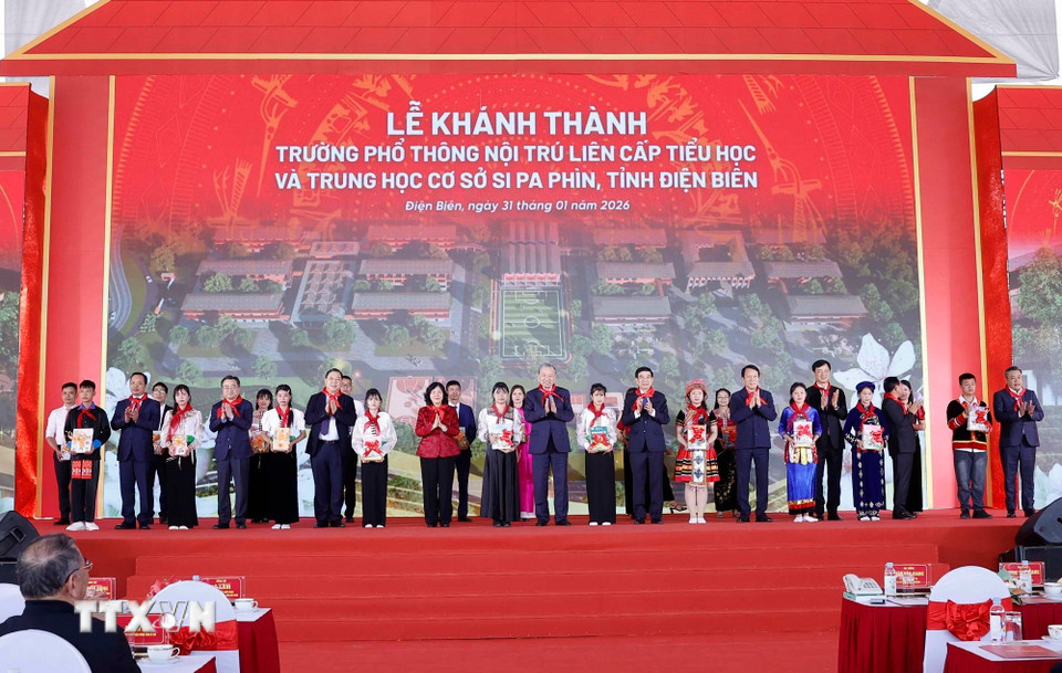 Tổng B&iacute; thư T&ocirc; L&acirc;m dự lễ kh&aacute;nh th&agrave;nh Trường Phổ th&ocirc;ng nội tr&uacute; li&ecirc;n cấp TH v&agrave; THCS Si Pa Ph&igrave;n - Ảnh 6.
