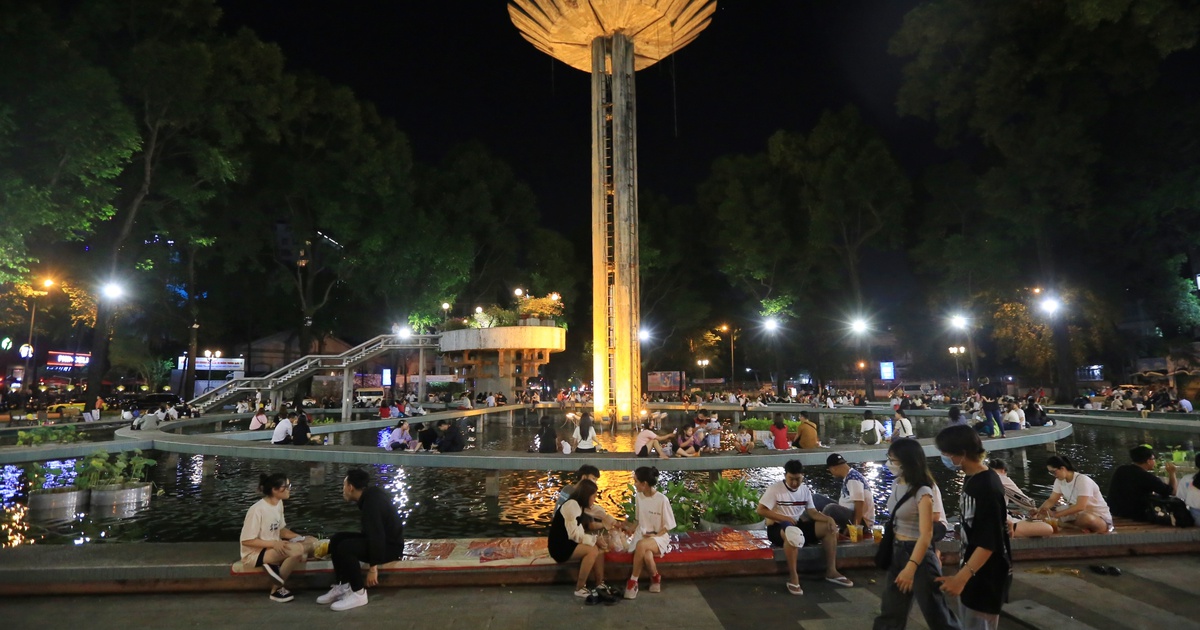 Cảnh tượng ngay lúc này tại công trình gần 60 tuổi giữa lòng TP.HCM: Nhiều người không tin vào mắt mình - Ảnh 10.