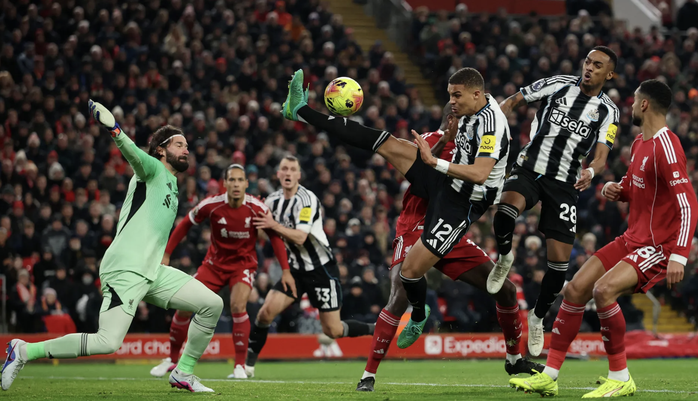 Liverpool ngược dòng đánh bại Newcastle tại Anfield - Ảnh 1.