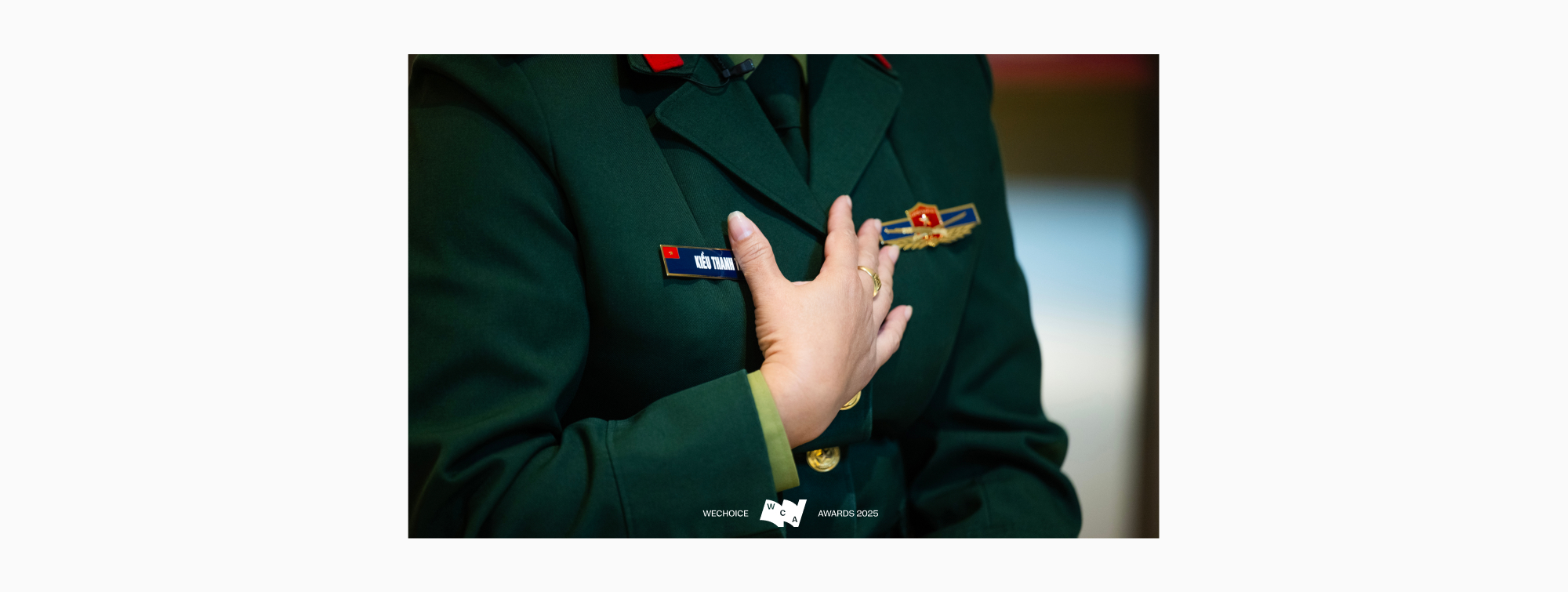 Mưa Đỏ giống như một chiến dịch - nơi mỗi cảnh quay l&agrave; một nhiệm vụ, mỗi quyết định đều mang &yacute; nghĩa tri &acirc;n- Ảnh 23.