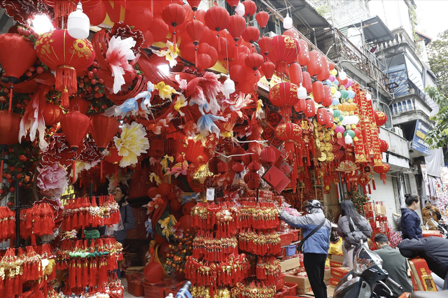 Choáng váng màn cầm 5 triệu đồng của bà nội trợ sắm Tết ê hề thịt cá lại còn dư sức lì xì cho 20 đứa cháu mỗi đứa 50k- Ảnh 2.