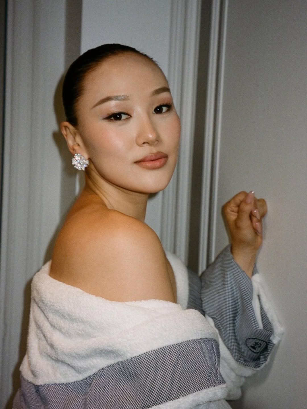 Phim 18+ cổ trang hay nhất 2026 xuất hiện rồi: Nữ ch&iacute;nh đẹp mướt mườn mượt, chắc chắn phải xem lại lần 2- Ảnh 7.