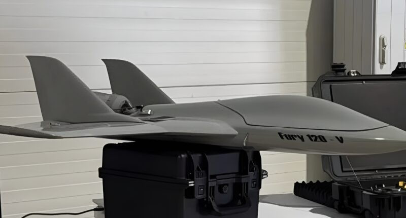 Hệ thống đ&aacute;nh chặn Fury - 120: Vũ kh&iacute; phản lực mới trong cuộc chiến chống drone cảm tử - Ảnh 1.