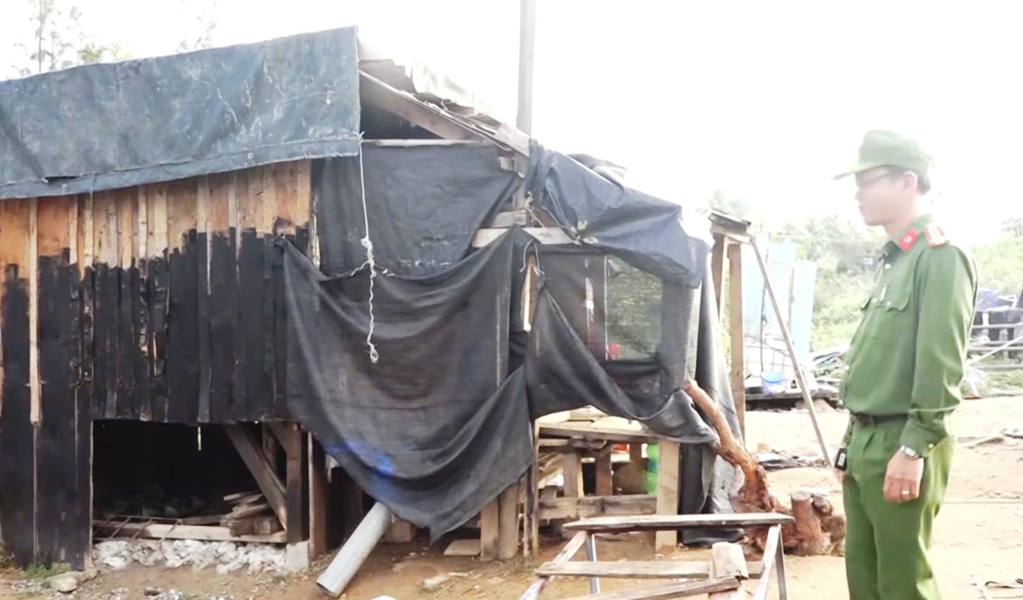 C&ocirc;ng an Quảng Ng&atilde;i triệt ph&aacute; đường d&acirc;y ma t&uacute;y lớn , bắt tr&ugrave;m B&ugrave;i Văn Th . - Ảnh 2.