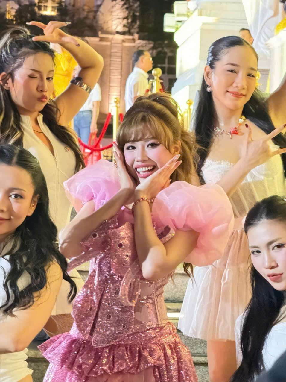 Nữ ca sĩ 10 năm làm nail mưu sinh: “Khi gia đình gặp chuyện, mình không còn nhiều quyền chọn lựa nữa" - Ảnh 2.