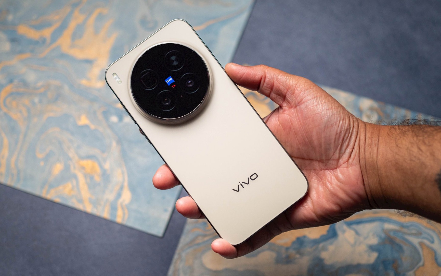 C&acirc;y b&uacute;t c&ocirc;ng nghệ: "Từ chối mua iPhone 17, t&ocirc;i d&ugrave;ng mẫu điện thoại 5 năm tuổi n&agrave;y m&agrave; thấy chẳng kh&aacute;c g&igrave;" - Ảnh 4.