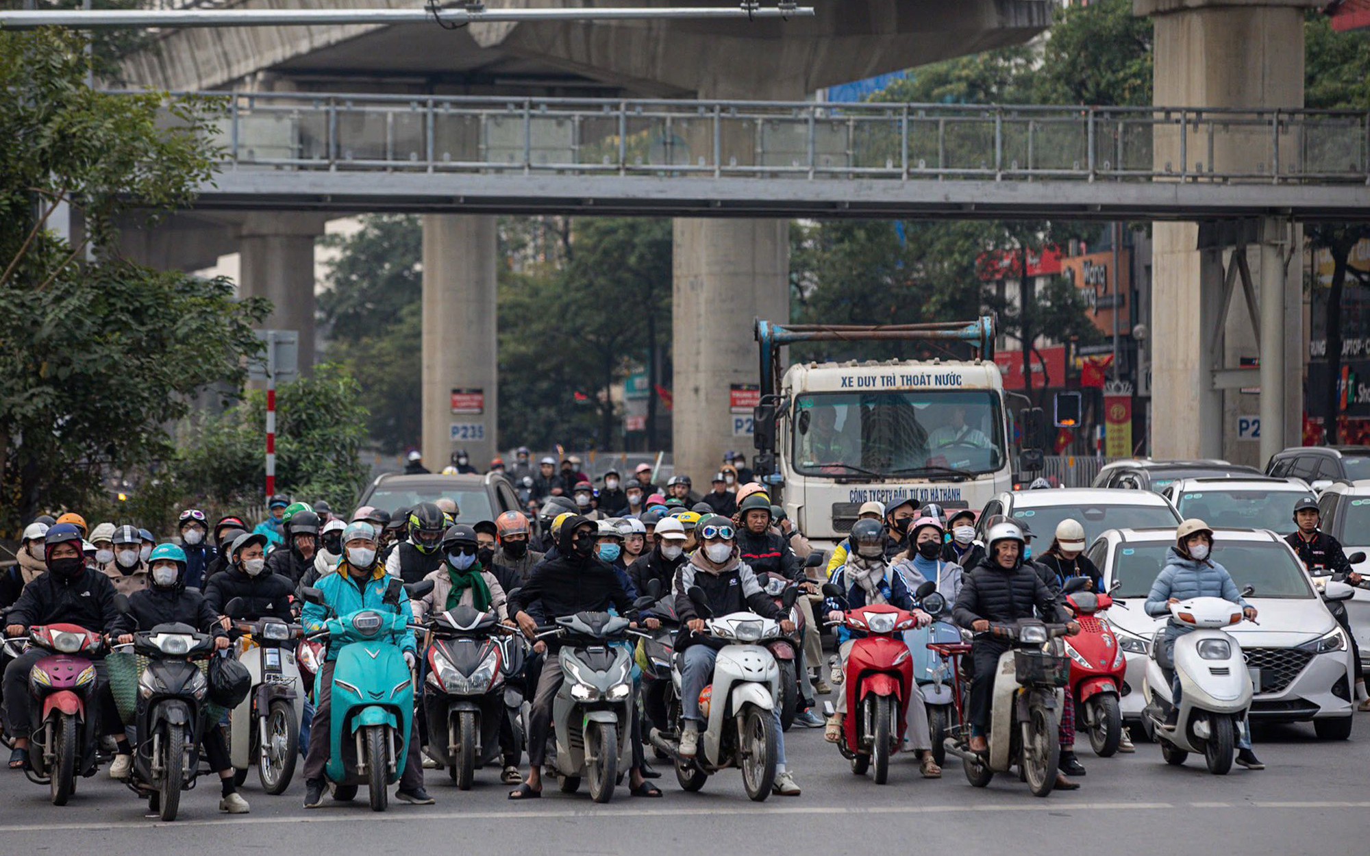 HĐND TP H&agrave; Nội họp xem x&eacute;t c&ocirc;ng t&aacute;c nh&acirc;n sự - Ảnh 2.