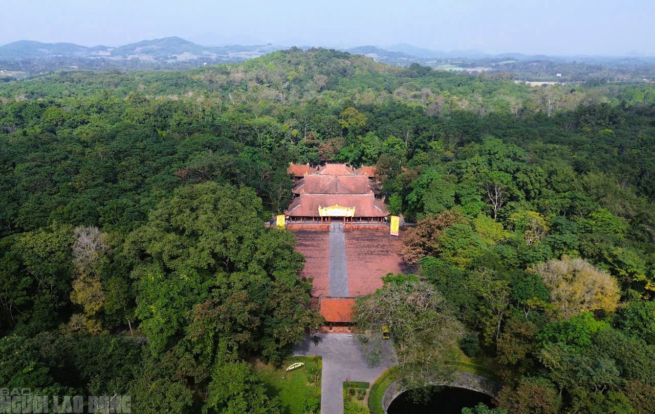 X&aacute;c minh clip hướng dẫn vi&ecirc;n ở Lam Kinh n&oacute;i về nh&agrave; T&acirc;y Sơn - Ảnh 2.