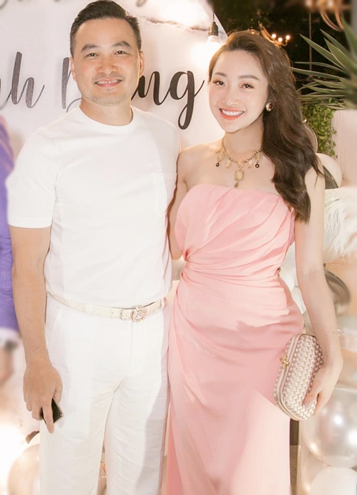 Diễn vi&ecirc;n sở hữu t&agrave;i sản ngh&igrave;n tỉ, biệt thự từ Việt Nam đến London: H&ocirc;n nh&acirc;n vi&ecirc;n m&atilde;n b&ecirc;n vợ k&eacute;m 16 tuổi - Ảnh 1.