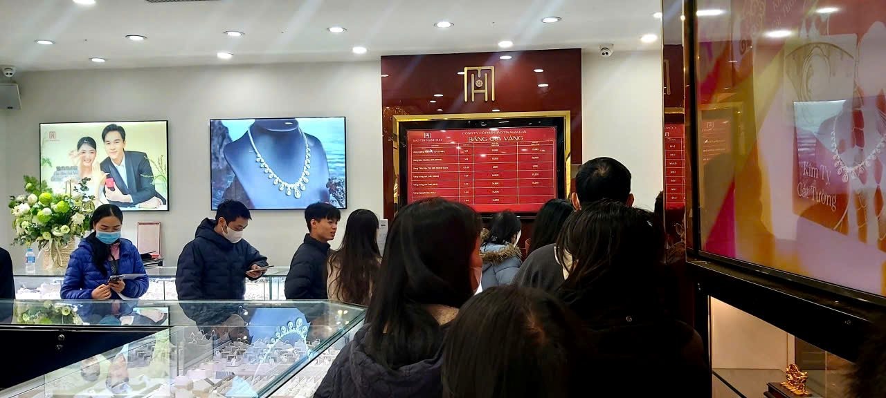 Chuyện lạ ở Bảo T&iacute;n Mạnh Hải: Người d&acirc;n n&ocirc; nức ra tiệm v&agrave;ng l&agrave;m một việc, chấp nhận "lời hẹn" 90 ng&agrave;y - Ảnh 2.