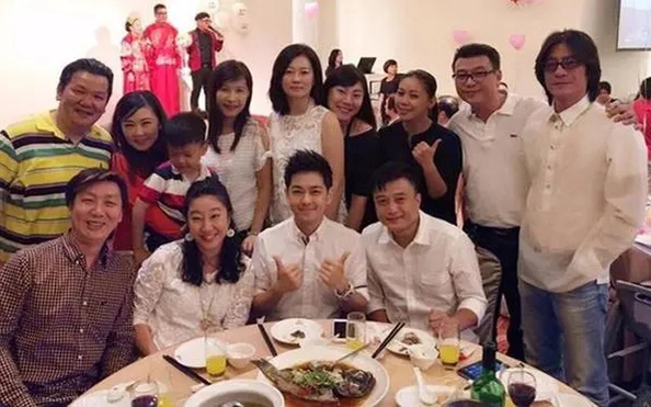 Thanh to&aacute;n xong bữa họp lớp rồi lặng lẽ rời đi, lớp trưởng "đứng h&igrave;nh" khi nhận được khoản chuyển 350 triệu từ bạn cũ- Ảnh 1.