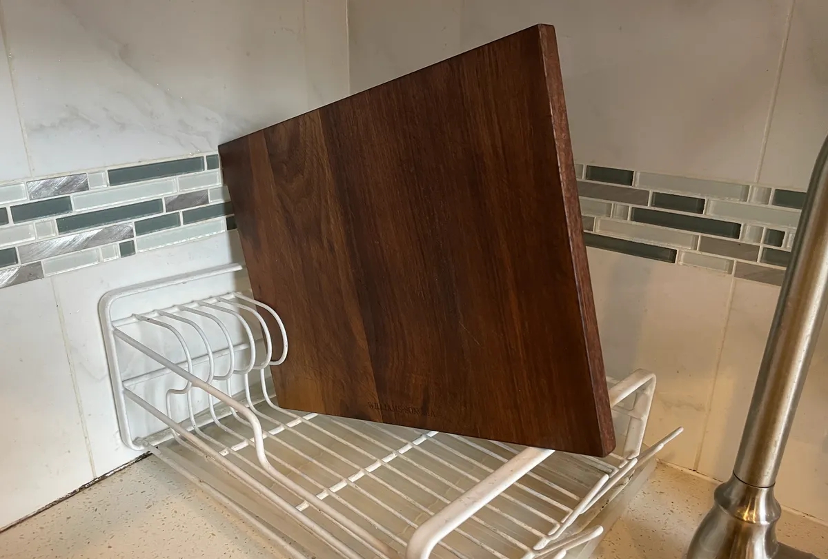 6 đồ vật tuyệt đối kh&ocirc;ng n&ecirc;n cho v&agrave;o m&aacute;y rửa b&aacute;t - Ảnh 2.