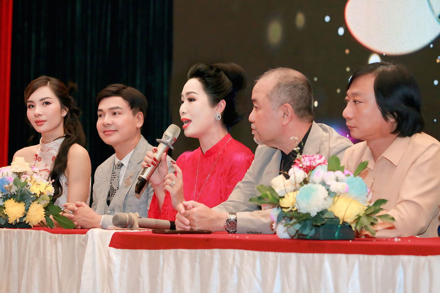 NSND Trịnh Kim Chi chấm thi hoa hậu, n&oacute;i r&otilde; ti&ecirc;u ch&iacute; chọn người đăng quang- Ảnh 3.