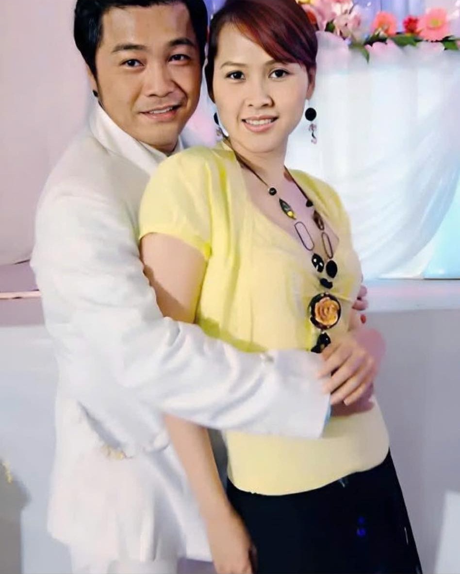 Nhan sắc n&oacute;ng bỏng của nữ diễn vi&ecirc;n 49 tuổi d&iacute;nh tin đồn kết h&ocirc;n với L&yacute; H&ugrave;ng - Ảnh 1.