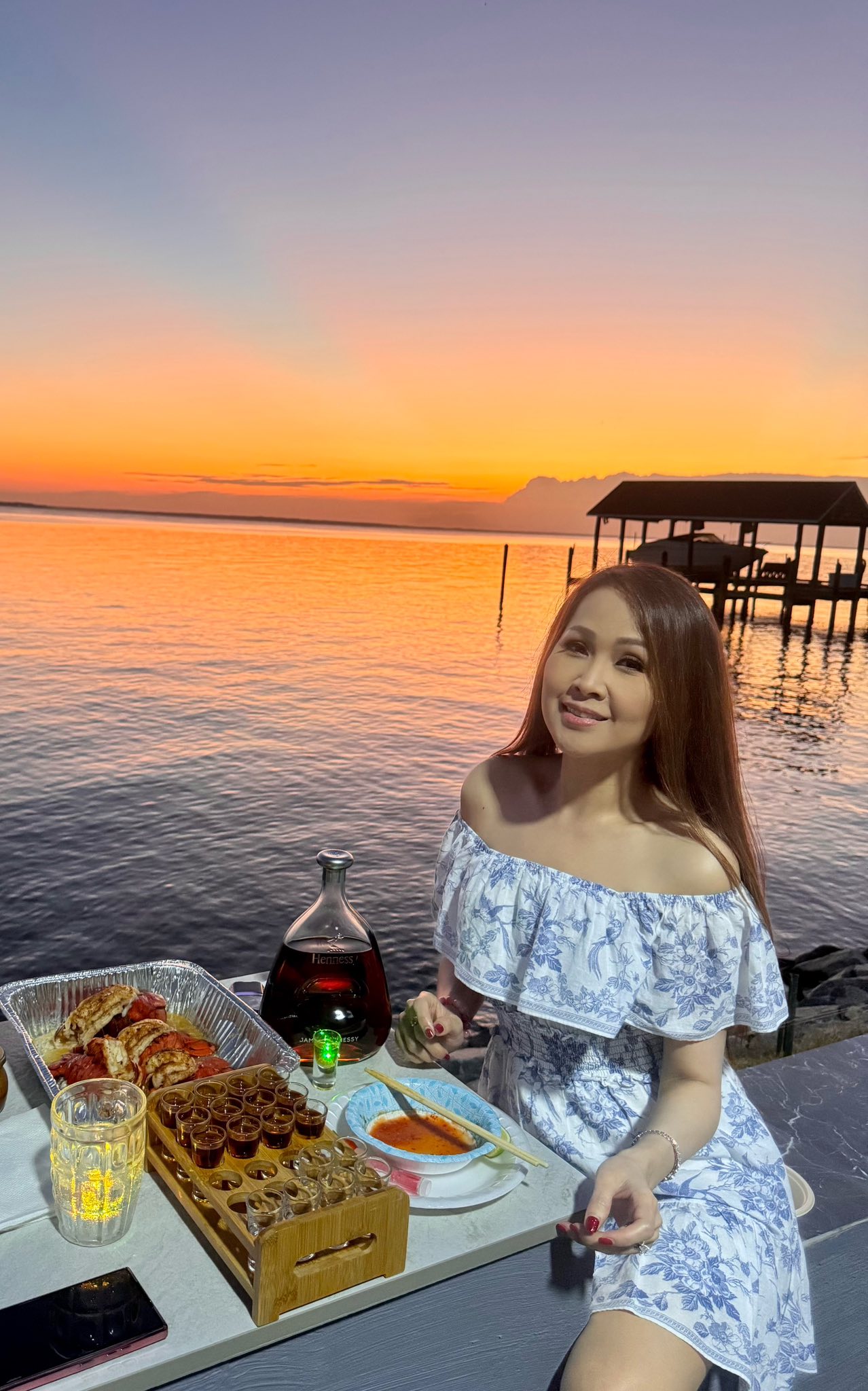 Nhan sắc n&oacute;ng bỏng của nữ diễn vi&ecirc;n 49 tuổi d&iacute;nh tin đồn kết h&ocirc;n với L&yacute; H&ugrave;ng - Ảnh 2.