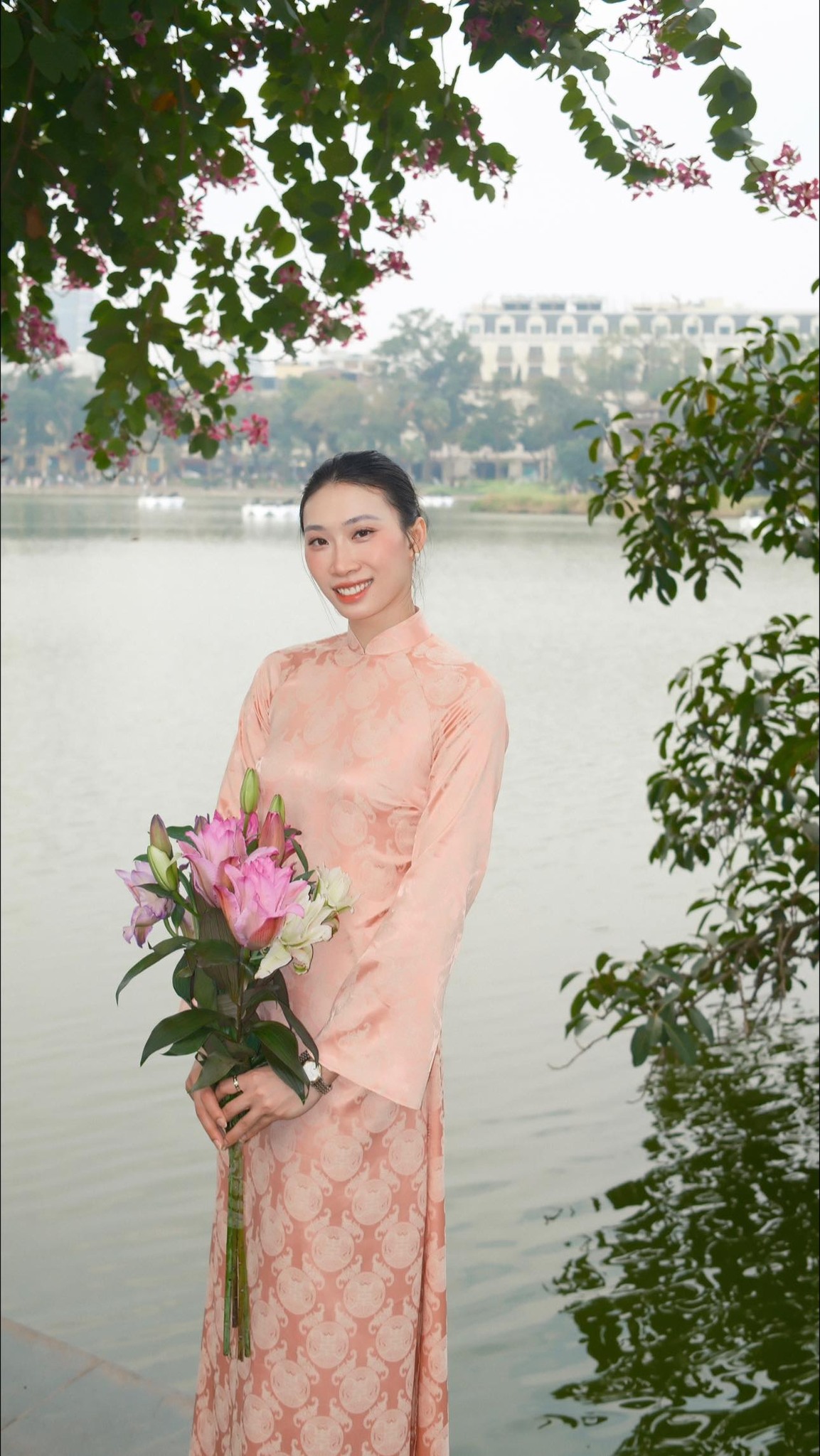 Rộ tin hotgirl bóng chuyền Nguyệt Anh sắp cưới "nam thần" điền kinh Quách Công Lịch - Ảnh 6. Rộ tin hotgirl bóng chuyền Nguyệt Anh sắp cưới "nam thần" điền kinh Quách Công Lịch - Ảnh 6.