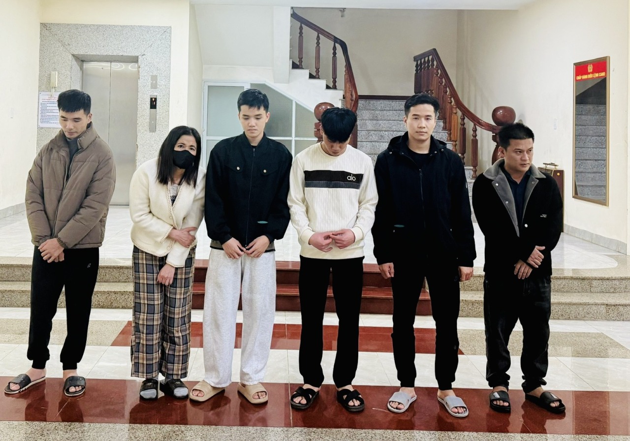 Triệt ph&aacute; đường d&acirc;y đ&aacute;nh bạc online 100 tỉ đồng ở Quảng Trị - Ảnh 1.