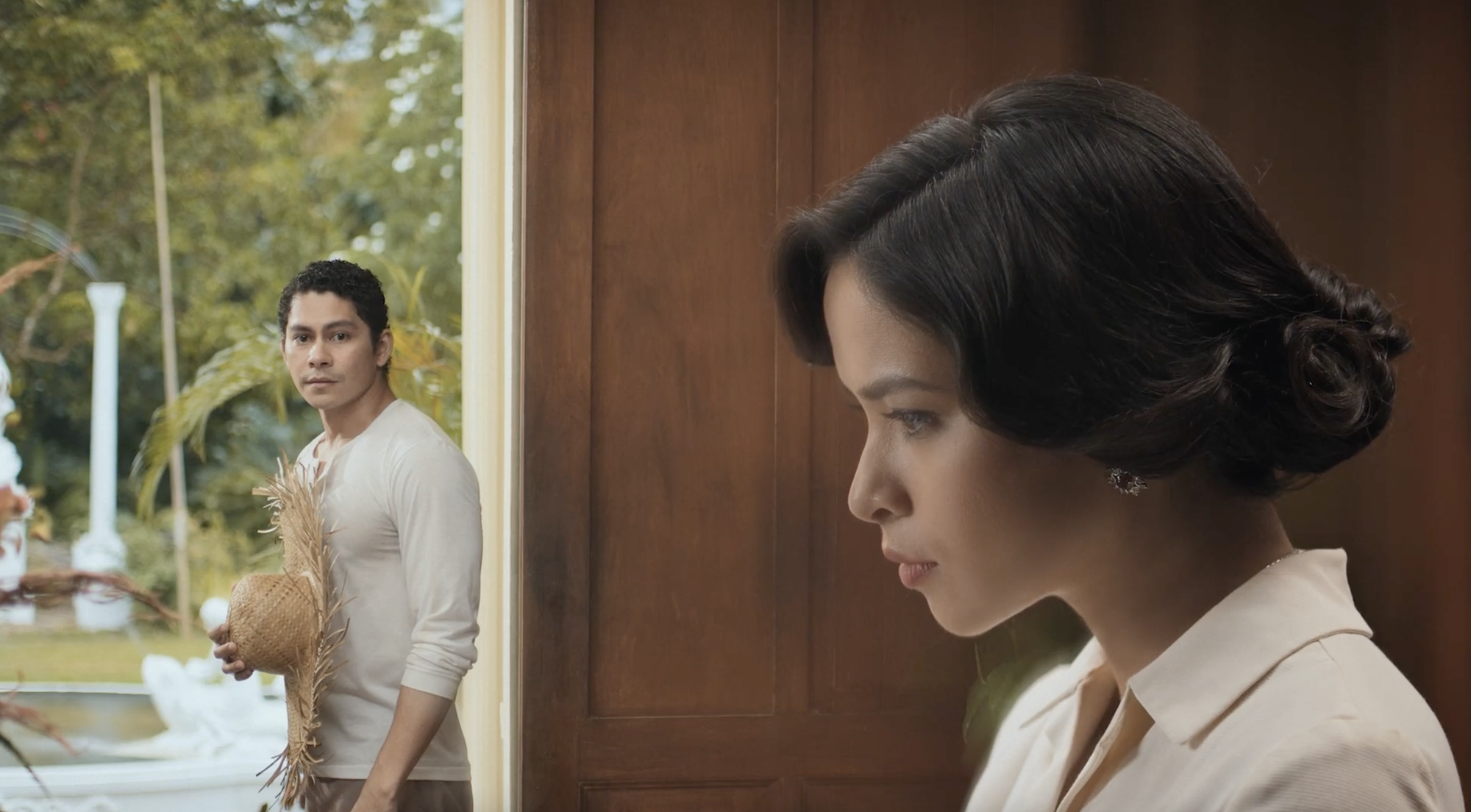 1 hãng hàng không làm hẳn phim tình cảm kịch tính để hướng dẫn an toàn bay, nội dung "quá đỉnh" - Ảnh 4. 1 hãng hàng không làm hẳn phim tình cảm kịch tính để hướng dẫn an toàn bay, nội dung "quá đỉnh" - Ảnh 4.