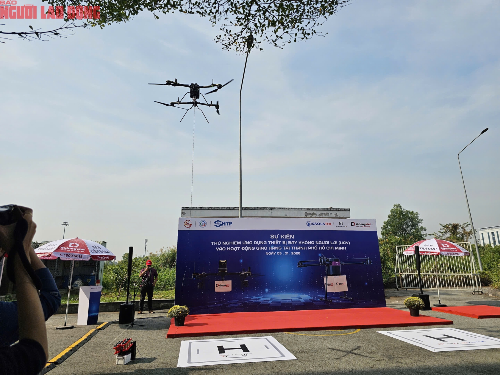 Ch&iacute;nh thức thử nghiệm giao h&agrave;ng bằng drone tại TPHCM - Ảnh 3.