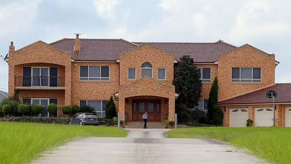 Ng&ocirc;i nh&agrave; "cứng đầu" nhất thế giới, được đền b&ugrave; 1.051 tỷ đồng vẫn kh&ocirc;ng chịu rời đi: Chủ nh&agrave; bị chỉ tr&iacute;ch v&igrave; 1 l&yacute; do rất kỳ lạ- Ảnh 4.