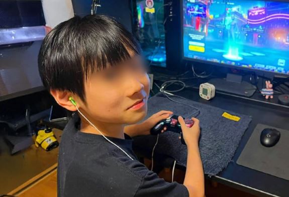 Game thủ nhí Nhật Bản bỏ học để theo đuổi thể thao điện tử: Gia đình nói gì? - Ảnh 3. Game thủ nhí Nhật Bản bỏ học để theo đuổi thể thao điện tử: Gia đình nói gì? - Ảnh 3.