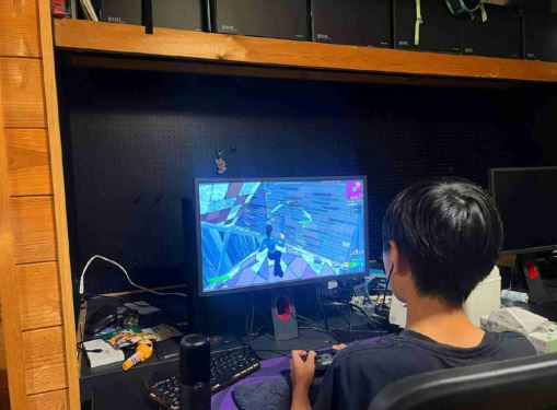 Game thủ nhí Nhật Bản bỏ học để theo đuổi thể thao điện tử: Gia đình nói gì? - Ảnh 1. Game thủ nhí Nhật Bản bỏ học để theo đuổi thể thao điện tử: Gia đình nói gì? - Ảnh 1.