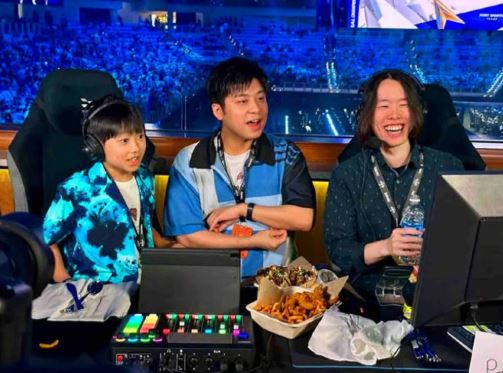 Game thủ nhí Nhật Bản bỏ học để theo đuổi thể thao điện tử: Gia đình nói gì? - Ảnh 2. Game thủ nhí Nhật Bản bỏ học để theo đuổi thể thao điện tử: Gia đình nói gì? - Ảnh 2.