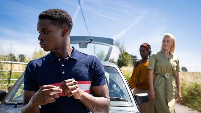 Xem Phim Sex Education, Chồng Tôi Hủy Ngay Chuyến Công Tác Nước Ngoài Để Về Quê Đón Con: Cơ Hội Có Thể Kiếm Lại Nhưng Con Trai Chỉ Có Một!- Ảnh 1.