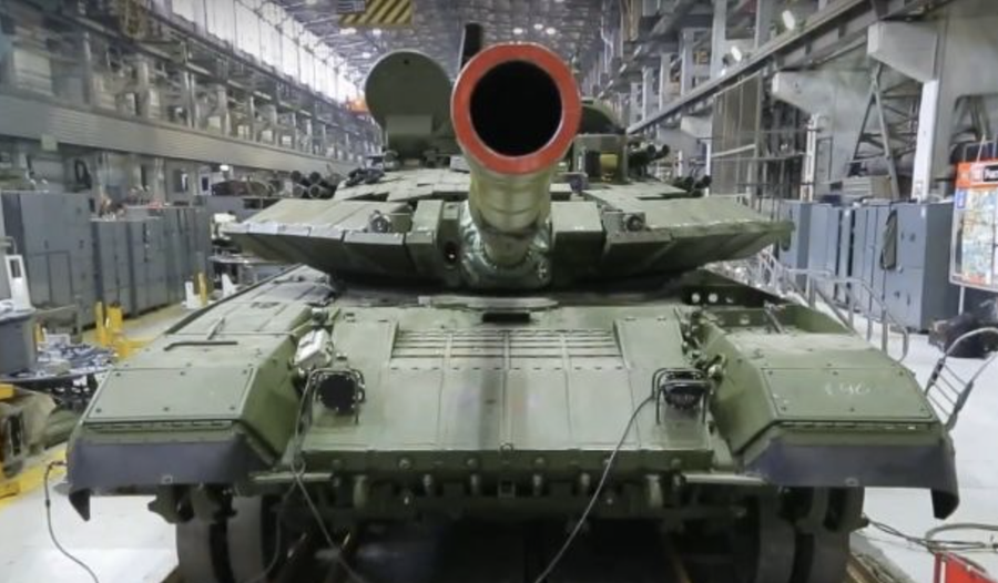 Uralvagonzavod gửi xe tăng T - 90 m ra tiền tuyến bảo vệ binh sĩ Nga - Ảnh 2.