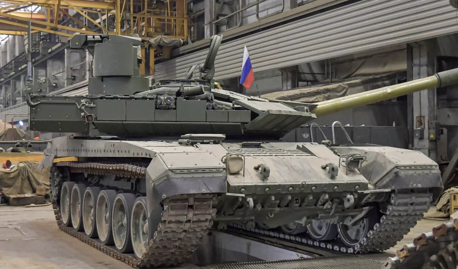 Uralvagonzavod gửi xe tăng T - 90 m ra tiền tuyến bảo vệ binh sĩ Nga - Ảnh 1.