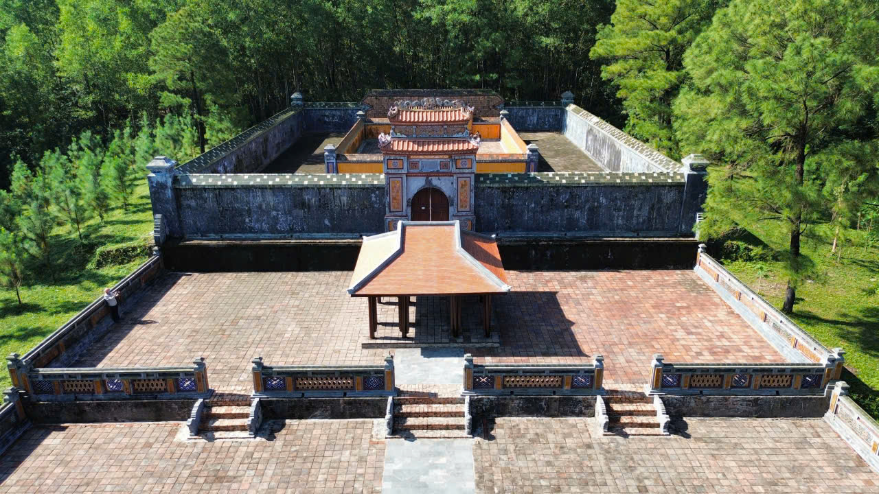 Lăng mộ vua Thiệu Trị lại “lòi” thêm một công trình “sáng tác mới” - Ảnh 2.