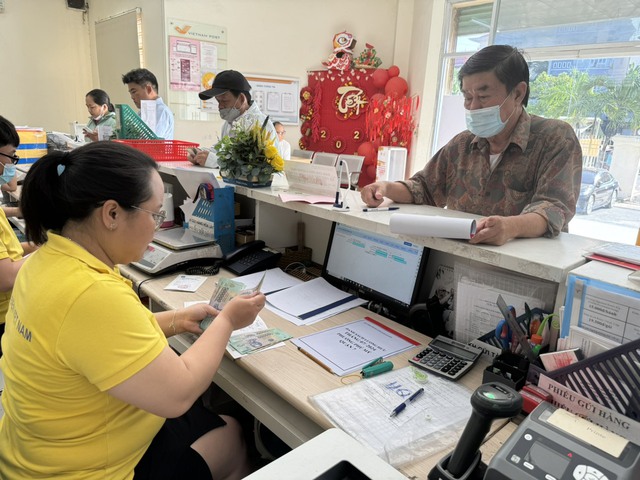 Hơn 3,5 triệu người nhận lương hưu, trợ cấp BHXH hằng th&aacute;ng - Ảnh 1.