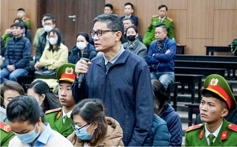 Cựu Cục trưởng Nguyễn Thanh Phong v&agrave; c&aacute;o buộc hối lộ tại Cục An to&agrave;n thực phẩm - Ảnh 1.