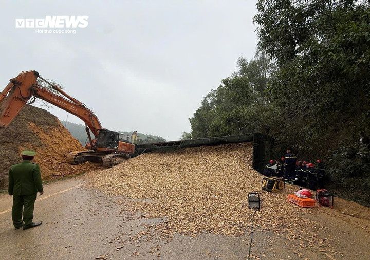 Tai nạn giao th&ocirc;ng nghi&ecirc;m trọng tr&ecirc;n Quốc lộ 47 b: 3 &Ocirc; t&ocirc; t&ocirc;ng nhau , 1 người chết - Ảnh 1.