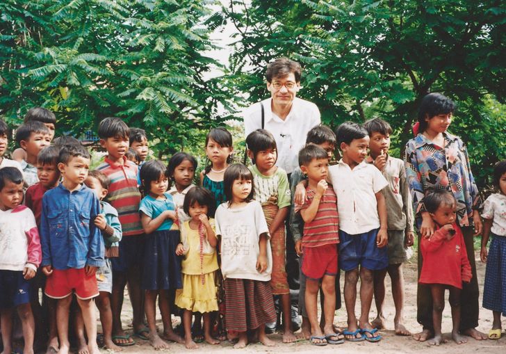 Các nghệ sĩ Hàn Quốc tưởng nhớ ngôi sao huyền thoại Ahn Sung-ki - Ảnh 5.