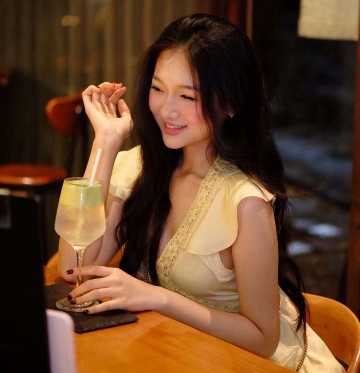 Lan truyền loạt ảnh thủ môn hotboy U23 Việt Nam Trần Trung Kiên tình tứ bên bạn gái tin đồn, visual "đàng gái" gây sốt - Ảnh 5. Lan truyền loạt ảnh thủ môn hotboy U23 Việt Nam Trần Trung Kiên tình tứ bên bạn gái tin đồn, visual "đàng gái" gây sốt - Ảnh 5.