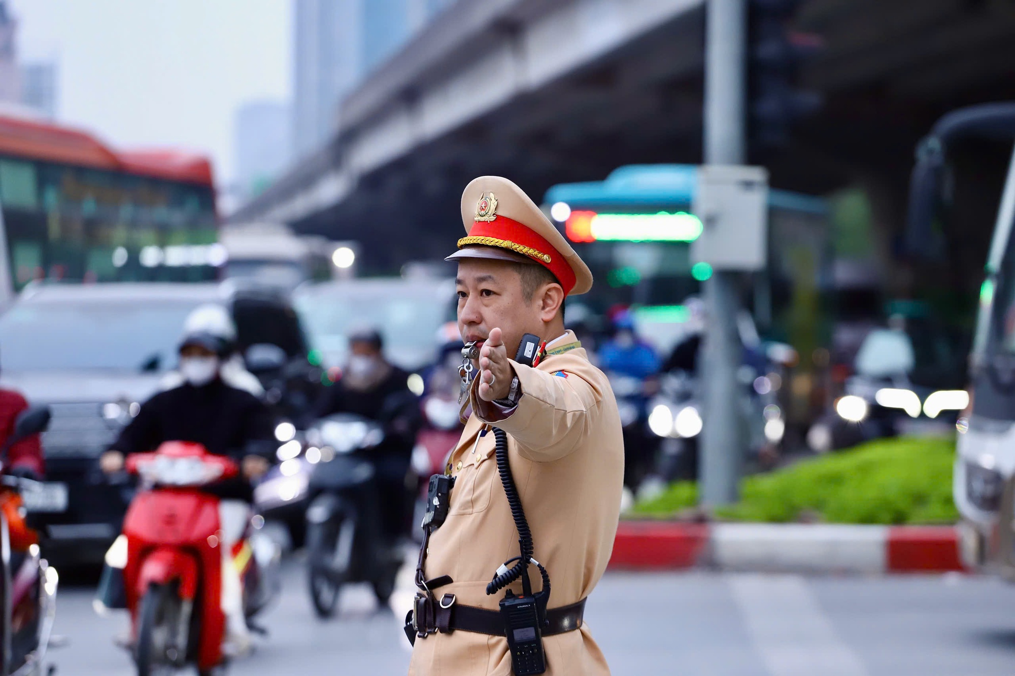 Công an Hà Nội diễn tập phương án bảo vệ Đại hội XIV của Đảng - Ảnh 13.