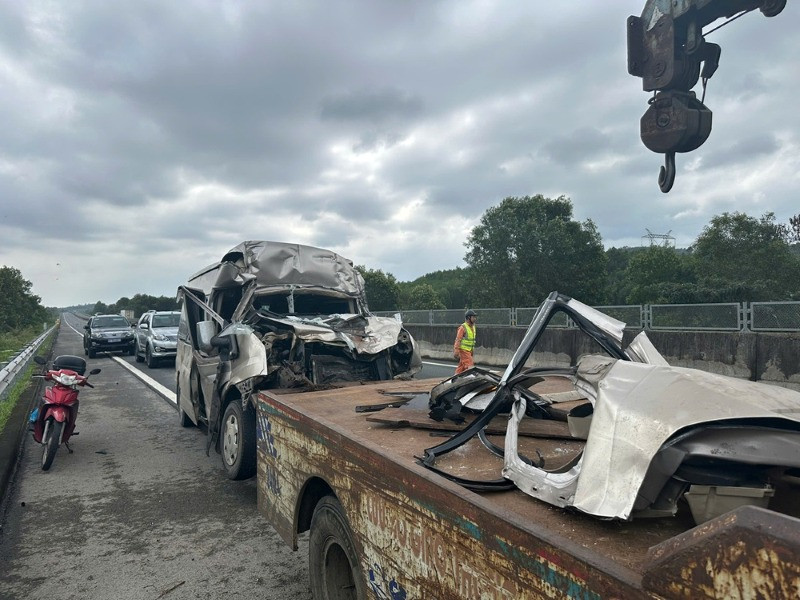 Vụ tai nạn khiến 4 người Ninh Bình đi đám cưới tử vong: Xót xa tình hình hiện tại của bố mẹ cô dâu - Ảnh 2.