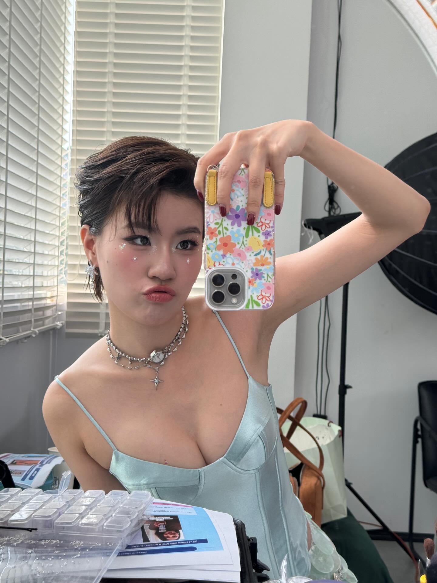 - Ảnh 4. - Ảnh 4.