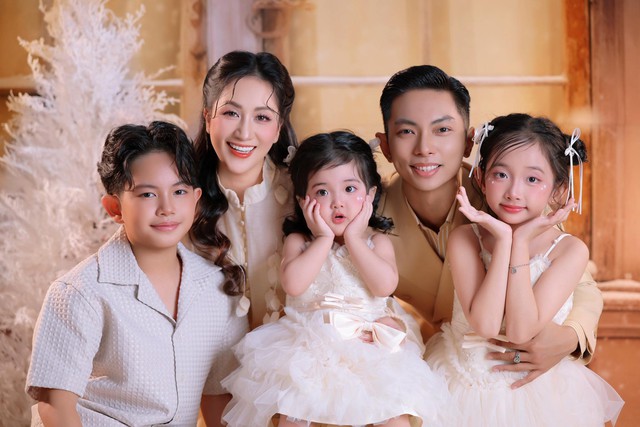 Nam nghệ sĩ cưới nữ viện trưởng hơn 12 tuổi, vợ rất ghen nên ngại phái nữ, chiều vợ hết mực- Ảnh 3.