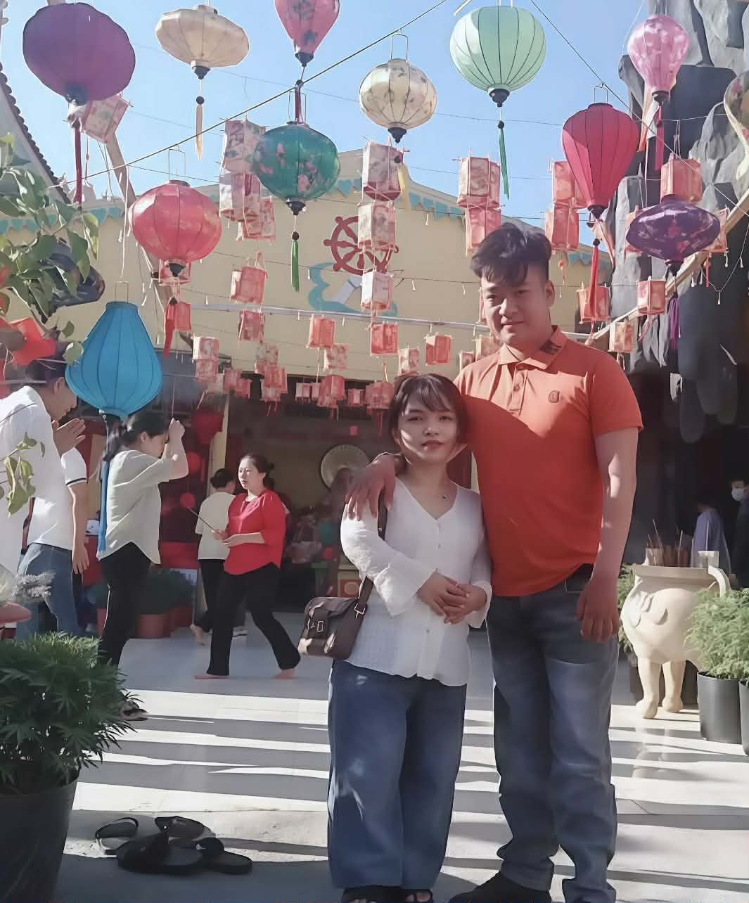 Quyết t&acirc;m cưới c&ocirc; g&aacute;i cao 1m20, ch&agrave;ng trai Thanh H&oacute;a vượt hơn 1300km về ở rể: Biến cố bất ngờ - Ảnh 1.