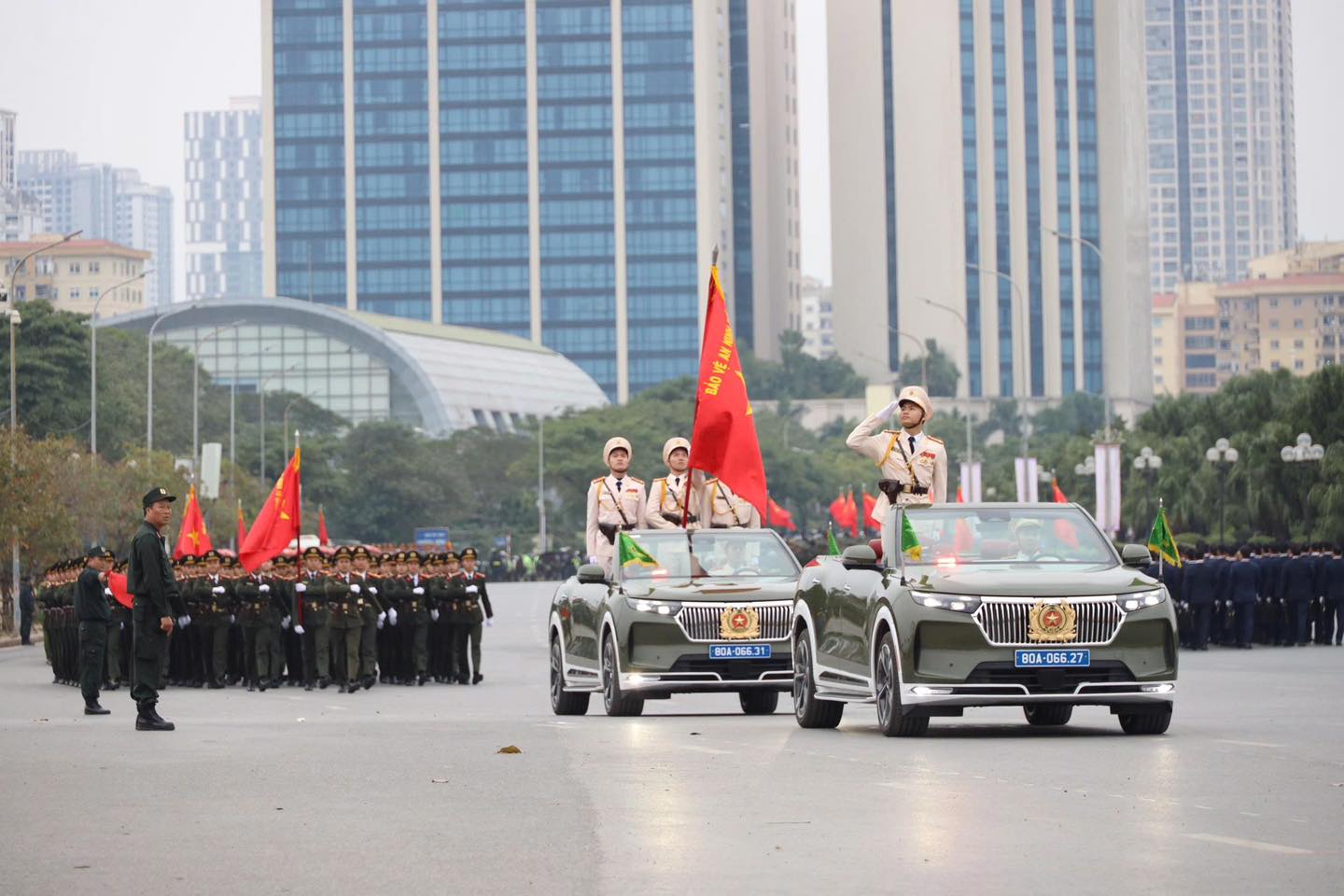 Lực lượng cảnh sát tinh nhuệ và dàn khí tài hiện đại diễn tập bảo vệ Đại hội XIV của Đảng - Ảnh 1.