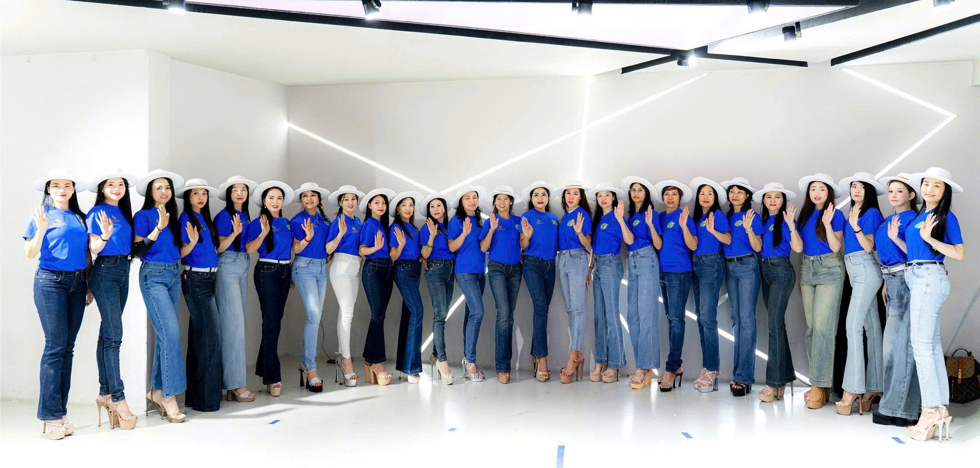 Hoa hậu Đại dương Doanh nhân Thế giới 2026 bỏ hoàn toàn phần thi áo tắm - Ảnh 1.