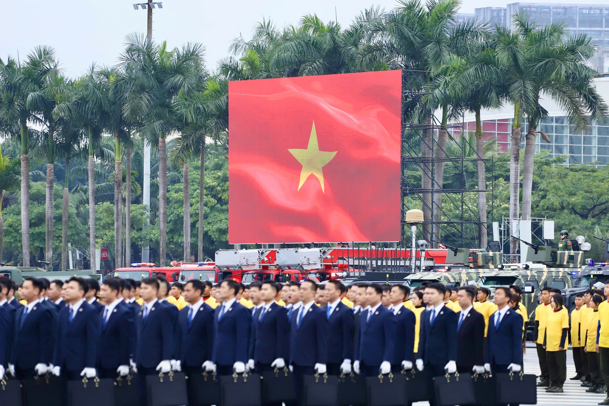 Công an Hà Nội diễn tập phương án bảo vệ Đại hội XIV của Đảng - Ảnh 3.