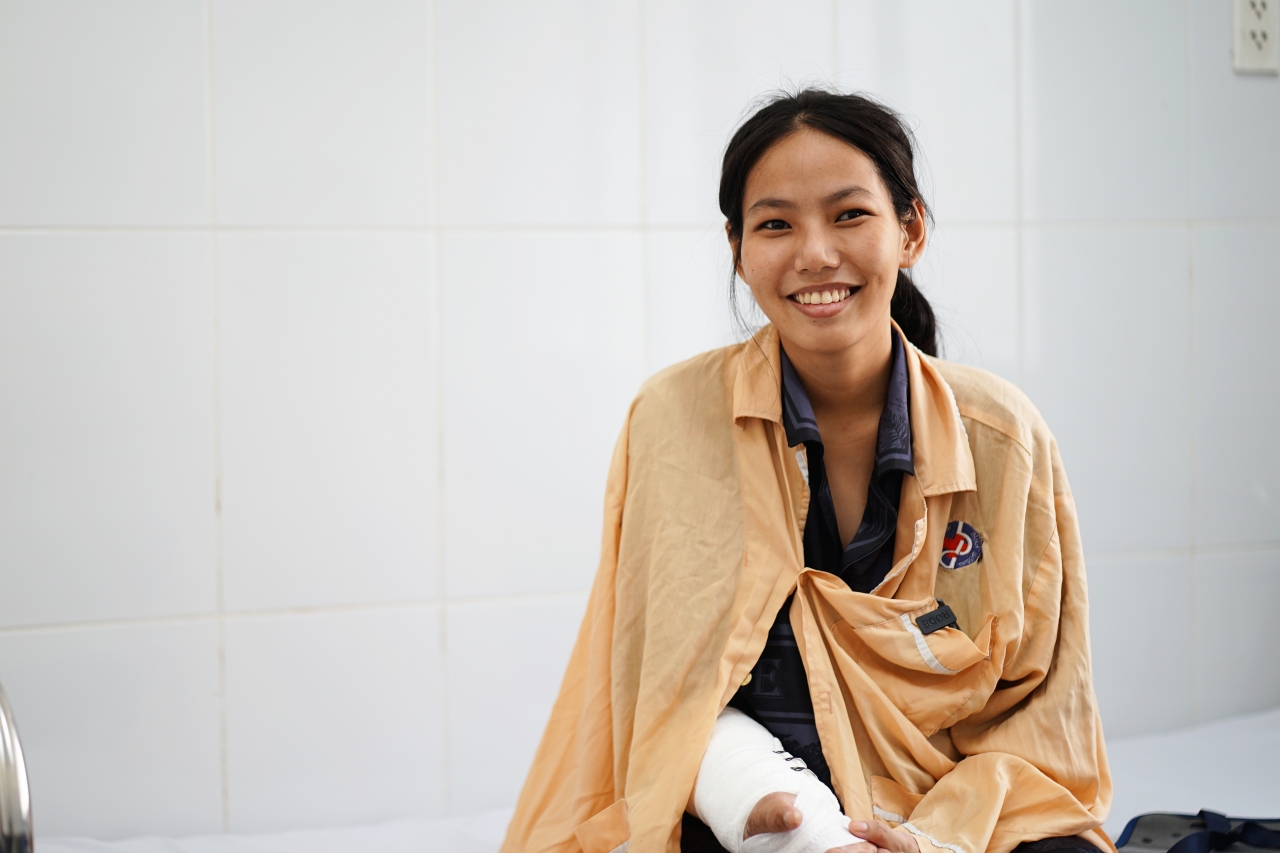 Gặp người mẹ trong ca gh&eacute;p nối b&agrave;n tay được &ldquo;nu&ocirc;i&rdquo; gần 2 th&aacute;ng dưới ch&acirc;n: &ldquo;Tết n&agrave;y với chị vậy l&agrave; trọn vẹn&rdquo;- Ảnh 8.