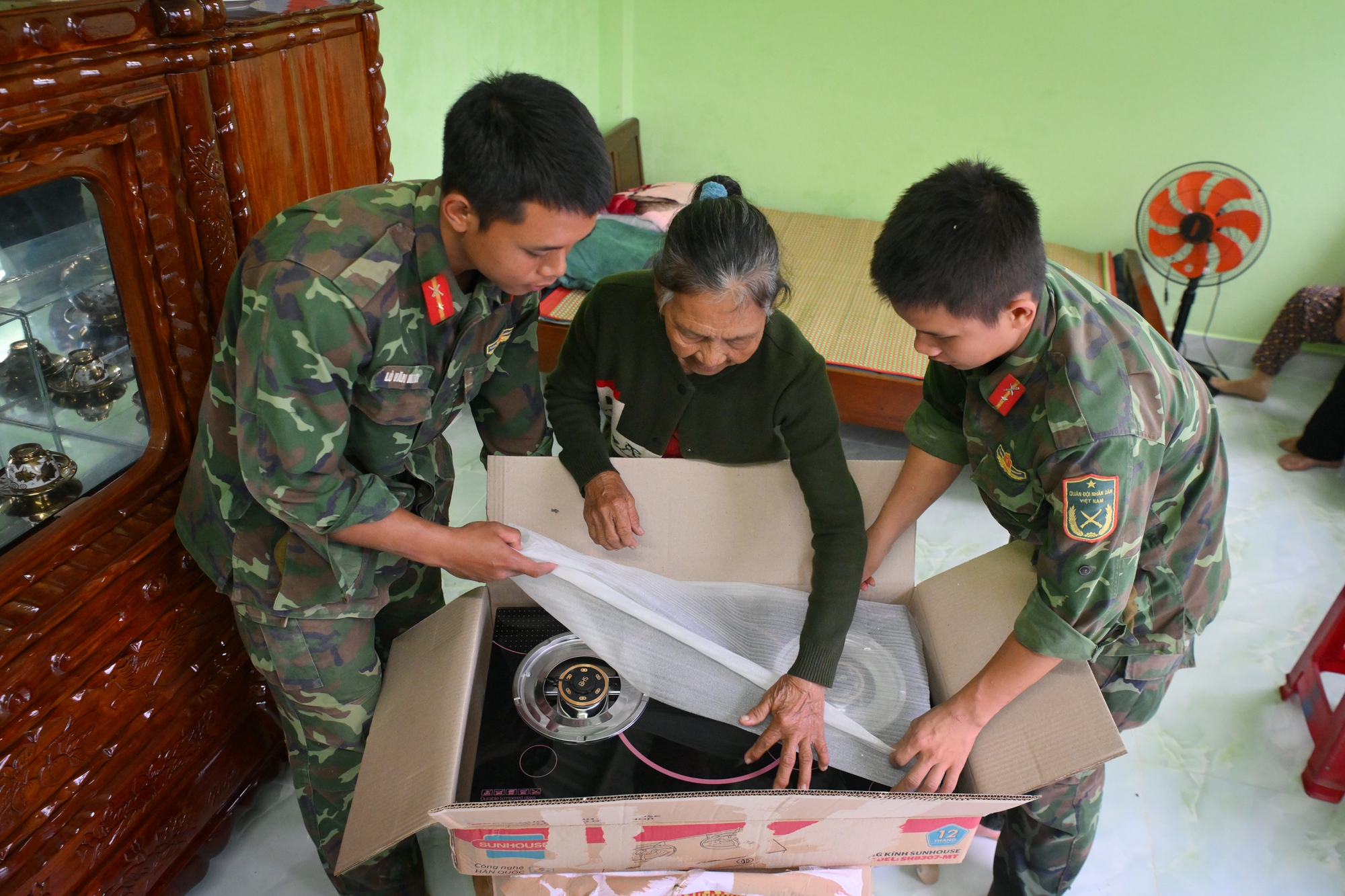 - Ảnh 4. - Ảnh 4.