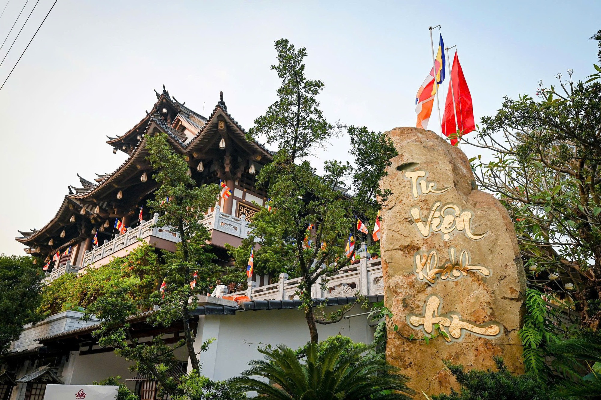 10 địa điểm chụp ảnh Tết miễn phí đang gây bão tại TP.HCM, vừa cổ kính lại đẹp tựa phim trường- Ảnh 5. 10 địa điểm chụp ảnh Tết miễn phí đang gây bão tại TP.HCM, vừa cổ kính lại đẹp tựa phim trường- Ảnh 5.